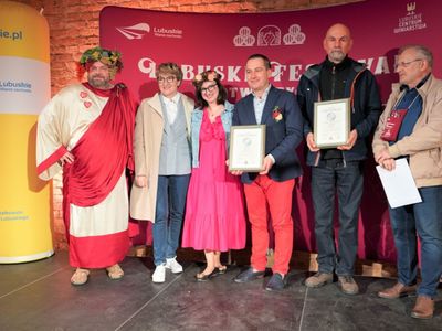 30 kwietnia 2022 r. II Lubuski Festiwal Otwartych Piwnic i Winnic Zielona Góra-Zabór 2022. Gala konkursu „Wino warte zachodu”. W zabytkowej dawnej piwnicy Ernesta Muehle w Parku Sowińskiego, laury – w towarzystwie Bachusa – wręczała marszałek województwa lubuskiego Elżbieta Anna Polak. 