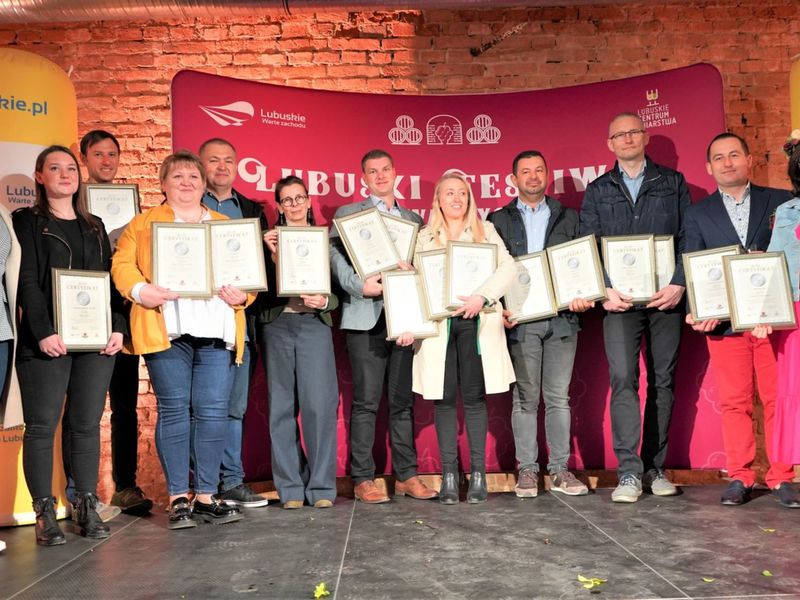 30 kwietnia 2022 r. II Lubuski Festiwal Otwartych Piwnic i Winnic Zielona Góra-Zabór 2022. Gala konkursu „Wino warte zachodu”. W zabytkowej dawnej piwnicy Ernesta Muehle w Parku Sowińskiego, laury – w towarzystwie Bachusa – wręczała marszałek województwa lubuskiego Elżbieta Anna Polak.