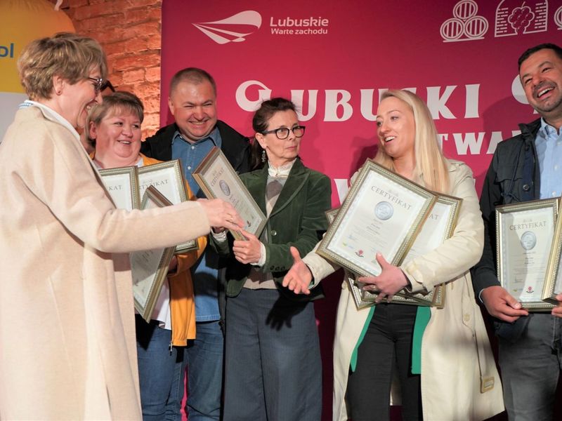 30 kwietnia 2022 r. II Lubuski Festiwal Otwartych Piwnic i Winnic Zielona Góra-Zabór 2022. Gala konkursu „Wino warte zachodu”. W zabytkowej dawnej piwnicy Ernesta Muehle w Parku Sowińskiego, laury – w towarzystwie Bachusa – wręczała marszałek województwa lubuskiego Elżbieta Anna Polak.