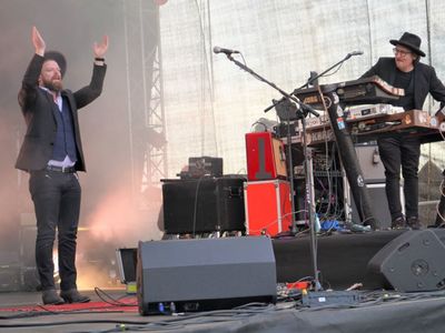 II Lubuski Festiwal Otwartych Piwnic i Winnic – Zielona Góra-Zabór 2022. 30 kwietnia 2022 r. w Lubuskim Centrum Winiarstwa w Zaborze porywające koncerty dali Krzysztof Zalewski, Andrzej Smolik i Kev Fox.