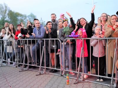 II Lubuski Festiwal Otwartych Piwnic i Winnic – Zielona Góra-Zabór 2022. 30 kwietnia 2022 r. w Lubuskim Centrum Winiarstwa w Zaborze porywające koncerty dali Krzysztof Zalewski, Andrzej Smolik i Kev Fox.