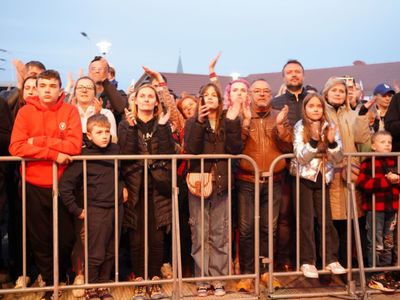 II Lubuski Festiwal Otwartych Piwnic i Winnic – Zielona Góra-Zabór 2022. 30 kwietnia 2022 r. w Lubuskim Centrum Winiarstwa w Zaborze porywające koncerty dali Krzysztof Zalewski, Andrzej Smolik i Kev Fox.
