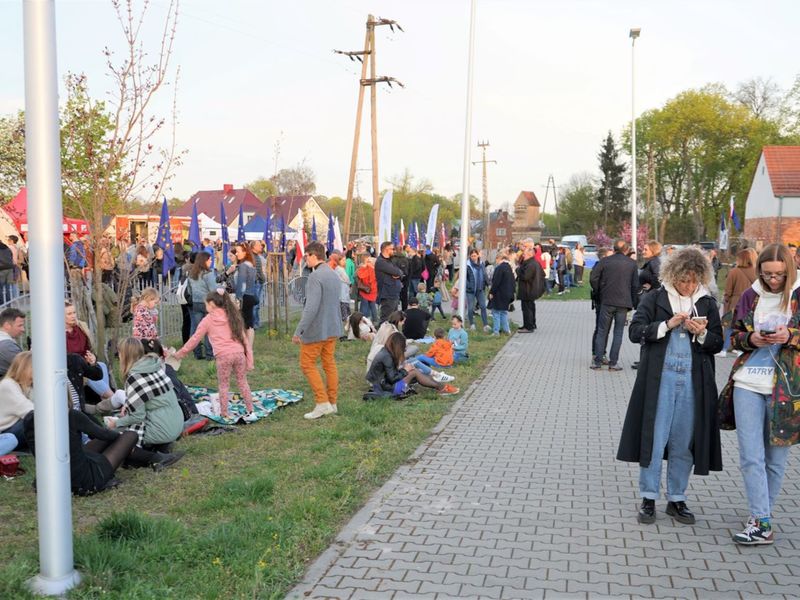 II Lubuski Festiwal Otwartych Piwnic i Winnic – Zielona Góra-Zabór 2022. 30 kwietnia 2022 r. w Lubuskim Centrum Winiarstwa w Zaborze porywające koncerty dali Krzysztof Zalewski, Andrzej Smolik i Kev Fox.