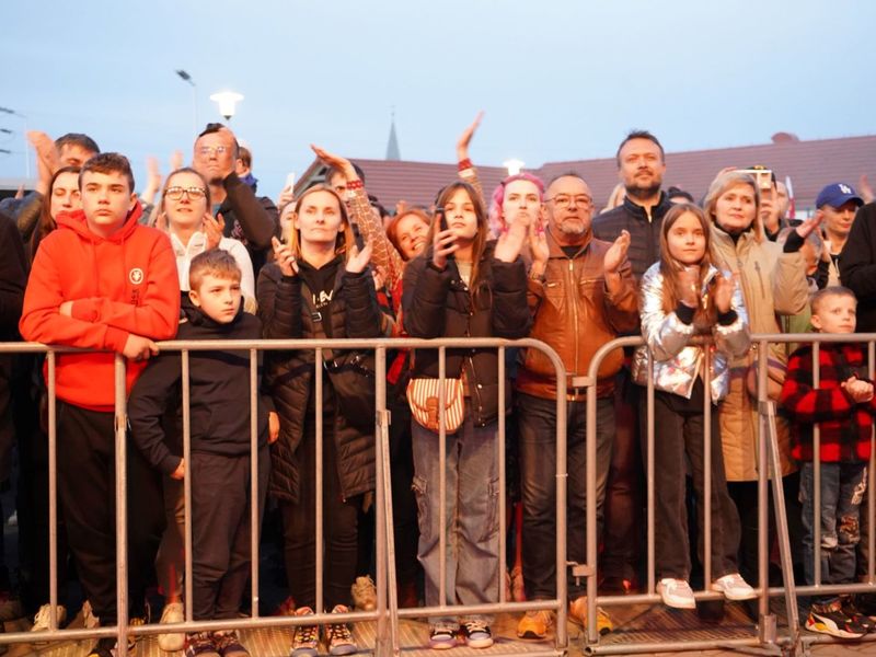 II Lubuski Festiwal Otwartych Piwnic i Winnic – Zielona Góra-Zabór 2022. 30 kwietnia 2022 r. w Lubuskim Centrum Winiarstwa w Zaborze porywające koncerty dali Krzysztof Zalewski, Andrzej Smolik i Kev Fox.