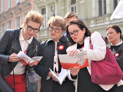 3 maja 2022 r. – z okazji 231. rocznicy uchwalenia Konstytucji 3 Maja - na zielonogórskim deptaku czytano fragmenty Konstytucji RP. 

