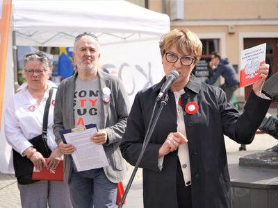 3 maja 2022 r. – z okazji 231. rocznicy uchwalenia Konstytucji 3 Maja - na zielonogórskim deptaku czytano fragmenty Konstytucji RP. 

