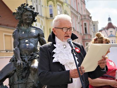 3 maja 2022 r. – z okazji 231. rocznicy uchwalenia Konstytucji 3 Maja - na zielonogórskim deptaku czytano fragmenty Konstytucji RP. 

