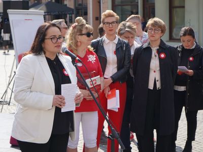 3 maja 2022 r. – z okazji 231. rocznicy uchwalenia Konstytucji 3 Maja - na zielonogórskim deptaku czytano fragmenty Konstytucji RP. 

