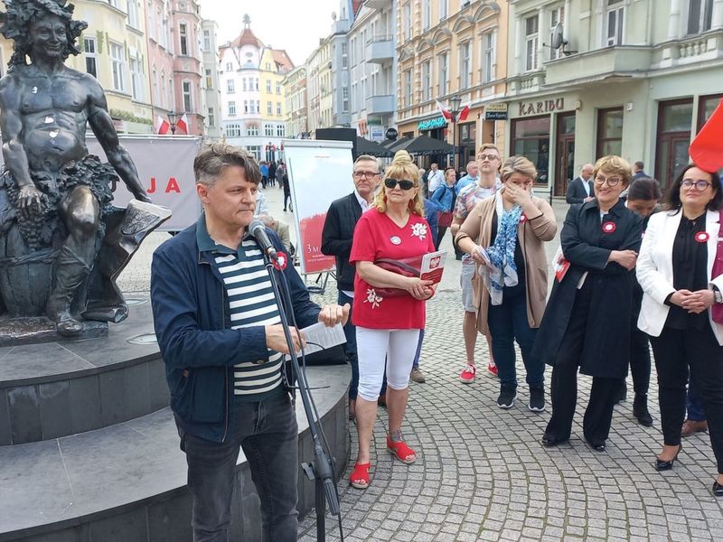 3 maja 2022 r. – z okazji 231. rocznicy uchwalenia Konstytucji 3 Maja - na zielonogórskim deptaku czytano fragmenty Konstytucji RP.