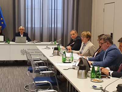 Pierwsze merytoryczne spotkanie zespołu doraźnego ds. uchodźców wojennych z Ukrainy oraz briefing prasowy strony samorządowej zespołu