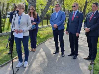 Pierwsze merytoryczne spotkanie zespołu doraźnego ds. uchodźców wojennych z Ukrainy oraz briefing prasowy strony samorządowej zespołu