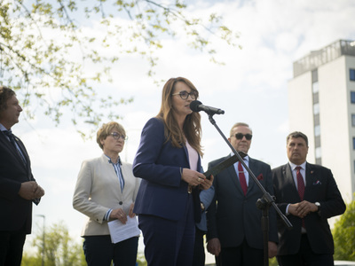 Pierwsze merytoryczne spotkanie zespołu doraźnego ds. uchodźców wojennych z Ukrainy oraz briefing prasowy strony samorządowej zespołu