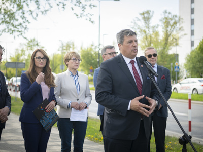 Pierwsze merytoryczne spotkanie zespołu doraźnego ds. uchodźców wojennych z Ukrainy oraz briefing prasowy strony samorządowej zespołu