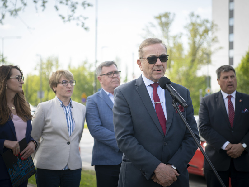 Pierwsze merytoryczne spotkanie zespołu doraźnego ds. uchodźców wojennych z Ukrainy oraz briefing prasowy strony samorządowej zespołu