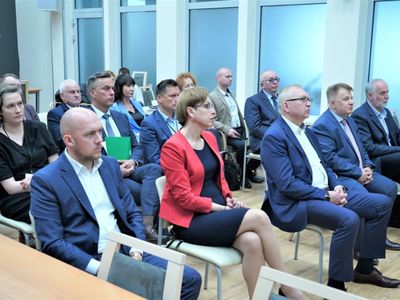 Samorząd Województwa Lubuskiego postanowił przekazać lubuskim powiatom w sumie 6 mln zł na pomoc dla uchodźców z Ukrainy. 