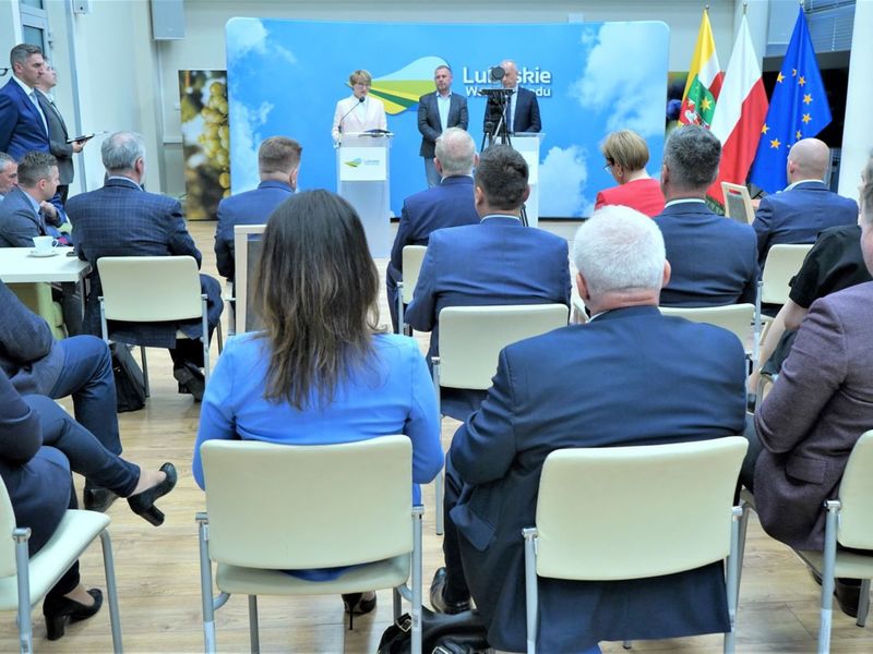 Samorząd Województwa Lubuskiego postanowił przekazać lubuskim powiatom w sumie 6 mln zł na pomoc dla uchodźców z Ukrainy.