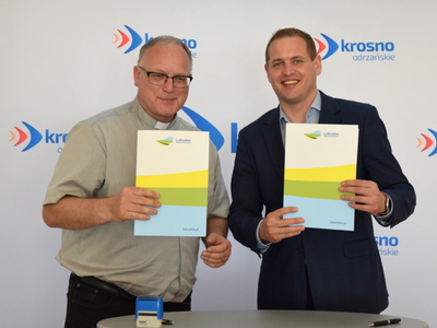 Podpisanie umów na dofinansowanie inwestycji sportowych, turystycznych i renowacji zabytków