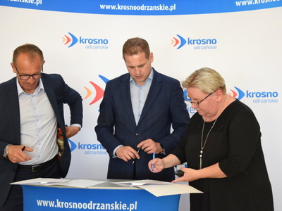 Podpisanie umów na dofinansowanie inwestycji sportowych, turystycznych i renowacji zabytków