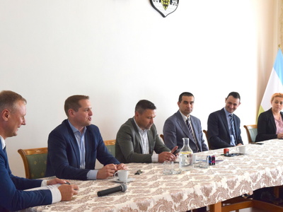 Podpisanie umów na dofinansowanie inwestycji sportowych, turystycznych i renowacji zabytków