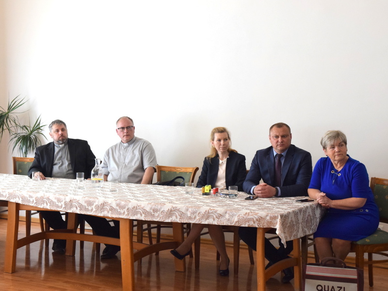 Podpisanie umów na dofinansowanie inwestycji sportowych, turystycznych i renowacji zabytków