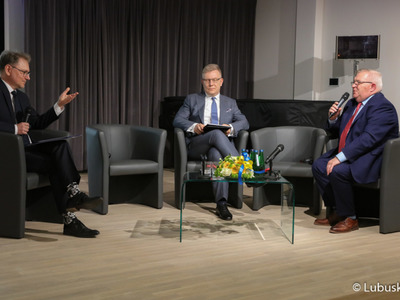 Debata podczas VII Szczytu Politycznego Partnerstwo Odry w Zielonej Górze