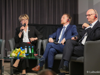 Debata podczas VII Szczytu Politycznego Partnerstwo Odry w Zielonej Górze