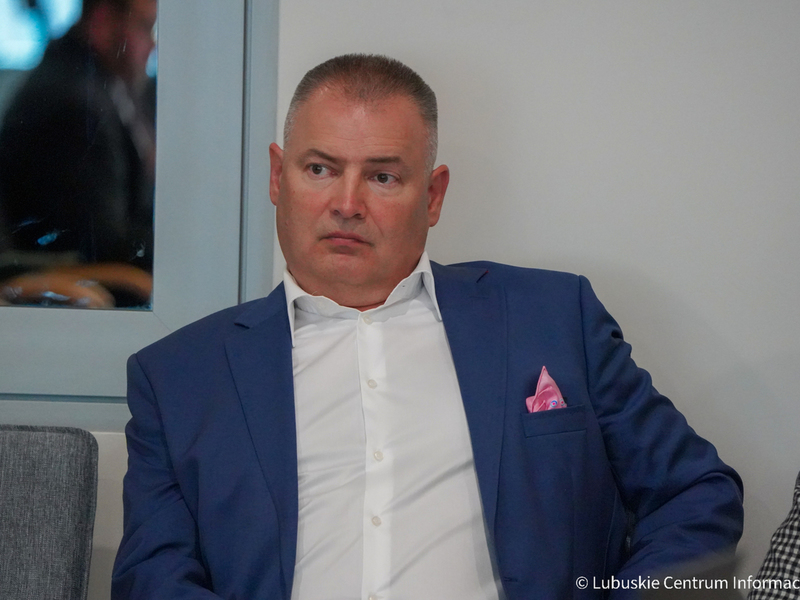 Senator Robert Dowhan podczas obrad XLIII zwyczajnej sesji Sejmiku Województwa Lubuskiego