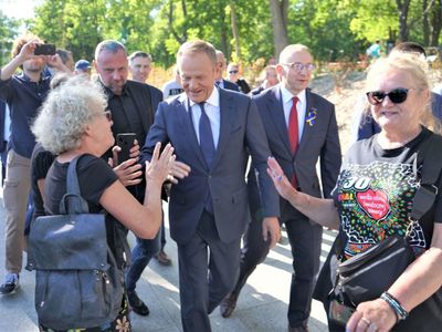 W środowe popołudnie, 18 maja 2022 r.,  Donald Tusk spotkał się z mieszkańcami w Parku Tysiąclecia w Krośnie Odrzańskim