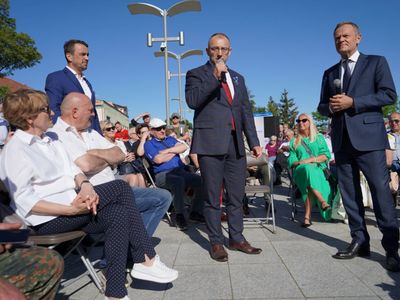 W środowe popołudnie, 18 maja 2022 r.,  Donald Tusk spotkał się z mieszkańcami w Parku Tysiąclecia w Krośnie Odrzańskim