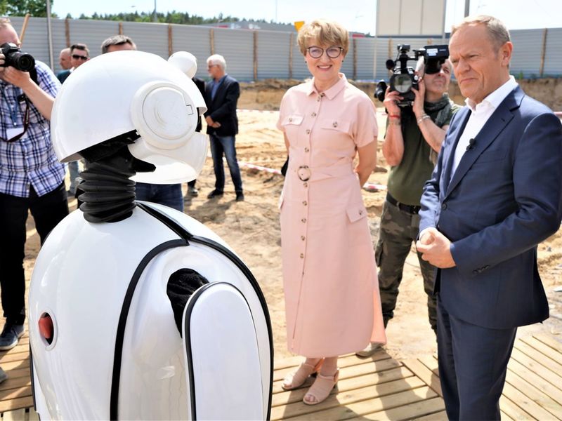 Donalda Tuska przywitał w Zielonej Górze Nowym Kisielinie również robot