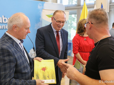 Przekazanie umowy w ramach konkursu Lubuska Odnowa Wsi 2022