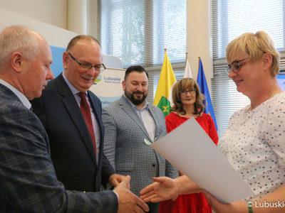 Przekazanie umowy w ramach konkursu Lubuska Odnowa Wsi 2022