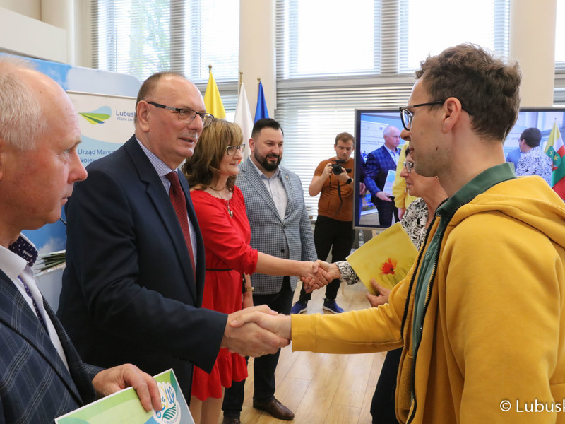 Przekazanie umowy w ramach konkursu Lubuska Odnowa Wsi 2022