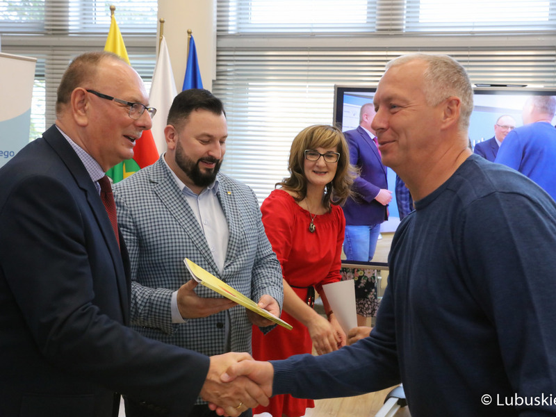 Przekazanie umowy w ramach konkursu Lubuska Odnowa Wsi 2022