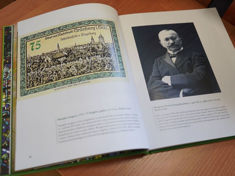 Muzeum Ziemi Lubuskiej wydało jubileuszowy katalog „100 lat Muzeum w Zielonej Górze 1922-2022”.
