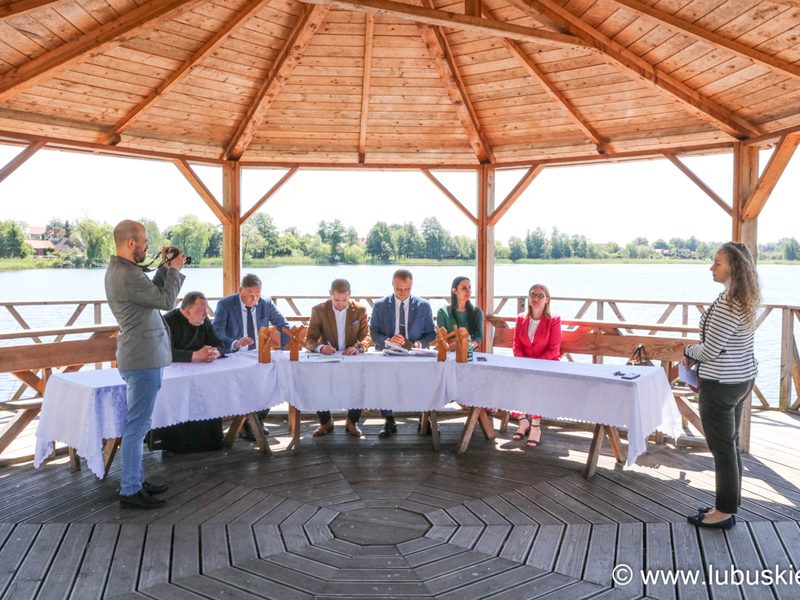 Podpisywanie umów