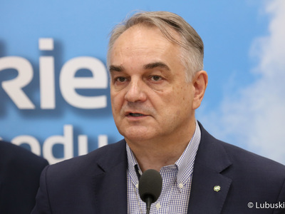 Waldemar Pawlak, były premier RP, Prezes Zarządu Głównego ZOSP RP, podczas konferencji prasowej dot. przekazania przez Samorząd Województwa Lubuskiego dotacji w wysokości 200 tysięcy złotych dla lubuskiego WOPR