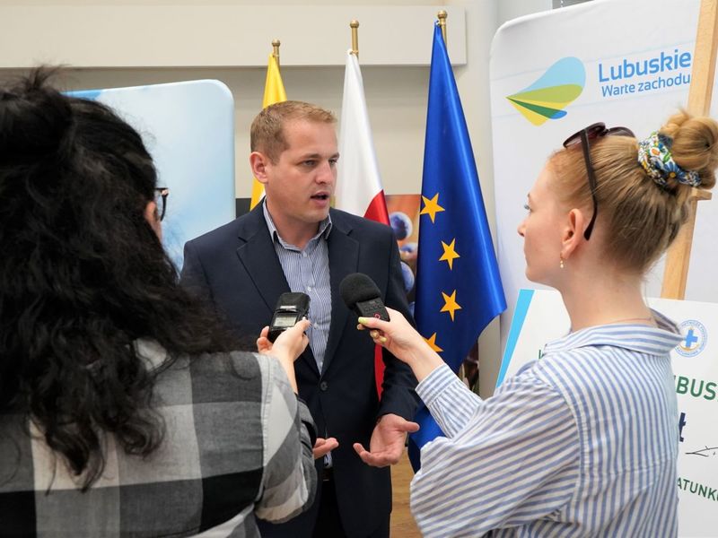 Konferencja prasowa dot. przekazania przez Samorząd Województwa Lubuskiego dotacji w wysokości 200 tysięcy złotych dla lubuskiego WOPR
