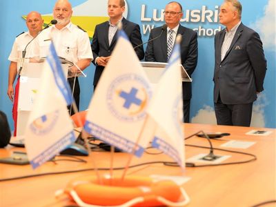 Konferencja prasowa dot. przekazania przez Samorząd Województwa Lubuskiego dotacji w wysokości 200 tysięcy złotych dla lubuskiego WOPR