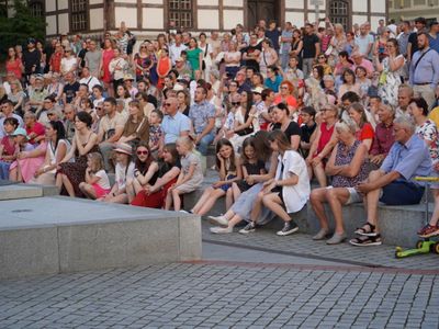 18 czerwca 2022 r. Koncert promenadowy artystów Filharmonii Zielonogórskiej. Zabrzmiała muzyka filmowa. Orkiestrą Symfoniczną Filharmonii Zielonogórskiej dyrygował gościnnie Łukasz Hermanowicz. Na finał były wielkie brawa i bisy. 