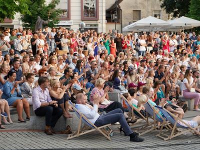 18 czerwca 2022 r. Koncert promenadowy artystów Filharmonii Zielonogórskiej. Zabrzmiała muzyka filmowa. Orkiestrą Symfoniczną Filharmonii Zielonogórskiej dyrygował gościnnie Łukasz Hermanowicz. Na finał były wielkie brawa i bisy. 