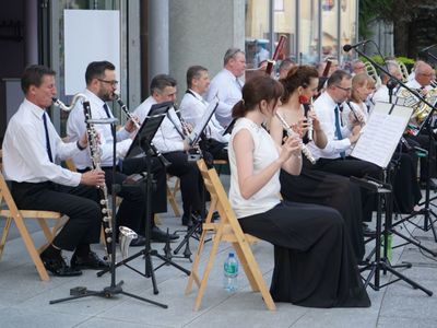 18 czerwca 2022 r. Koncert promenadowy artystów Filharmonii Zielonogórskiej. Zabrzmiała muzyka filmowa. Orkiestrą Symfoniczną Filharmonii Zielonogórskiej dyrygował gościnnie Łukasz Hermanowicz. Na finał były wielkie brawa i bisy. 