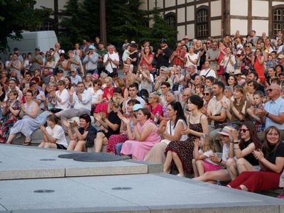 18 czerwca 2022 r. Koncert promenadowy artystów Filharmonii Zielonogórskiej. Zabrzmiała muzyka filmowa. Orkiestrą Symfoniczną Filharmonii Zielonogórskiej dyrygował gościnnie Łukasz Hermanowicz. Na finał były wielkie brawa i bisy. 