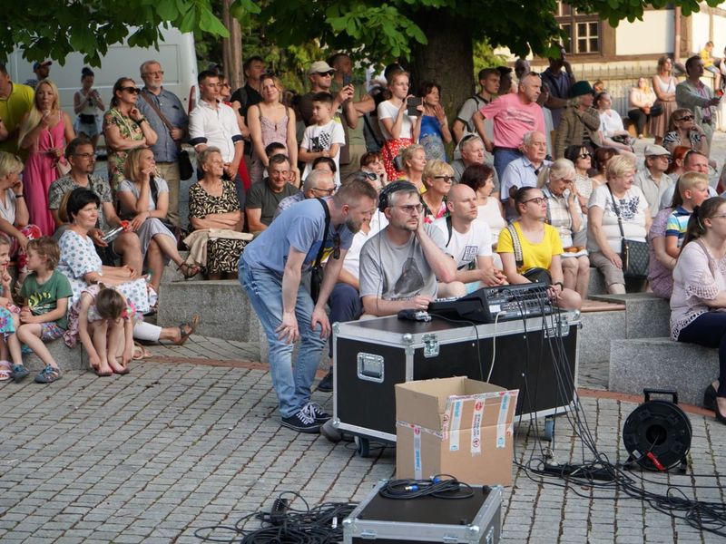 18 czerwca 2022 r. Koncert promenadowy artystów Filharmonii Zielonogórskiej. Zabrzmiała muzyka filmowa. Orkiestrą Symfoniczną Filharmonii Zielonogórskiej dyrygował gościnnie Łukasz Hermanowicz. Na finał były wielkie brawa i bisy.
