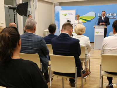 Uczestnicy konferencji prasowej na temat opinii lubuskiego samorządu ws. planowanej reformy ochrony zdrowia