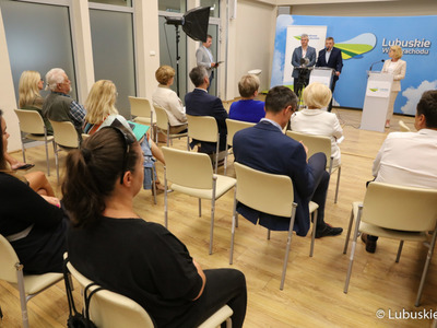 Uczestnicy konferencji prasowej na temat opinii lubuskiego samorządu ws. planowanej reformy ochrony zdrowia