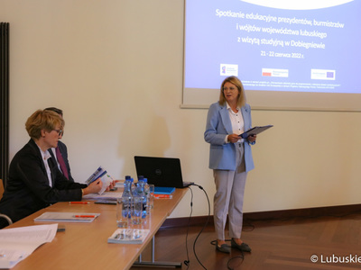 Spotkanie edukacyjne dla lubuskich prezydentów, burmistrzów i wójtów na temat rewitalizacji.