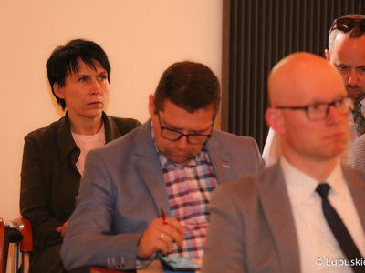 Uczestnicy spotkania edukacyjnego dla lubuskich prezydentów, burmistrzów i wójtów na temat rewitalizacji.