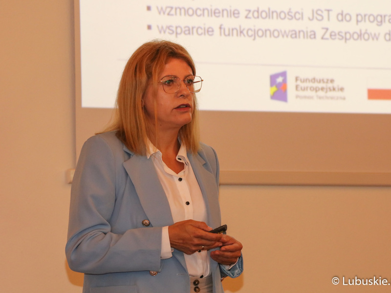 Spotkanie edukacyjne dla lubuskich prezydentów, burmistrzów i wójtów na temat rewitalizacji.