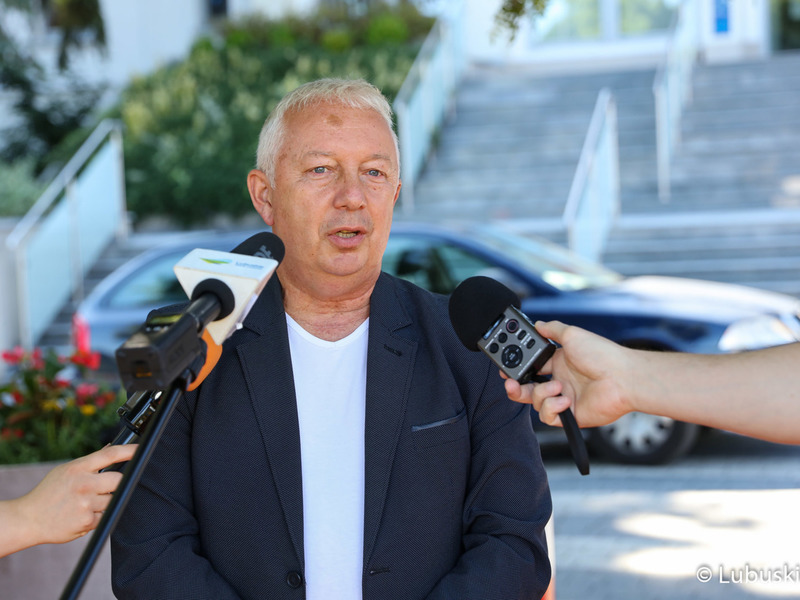 Dyrektor Muzeum Etnograficznego w Zielonej Górze - Ochli Tadeusz Woźniak podczas konferencji prasowej dotyczącej II edycji konkursu Lubuska MegaDynia